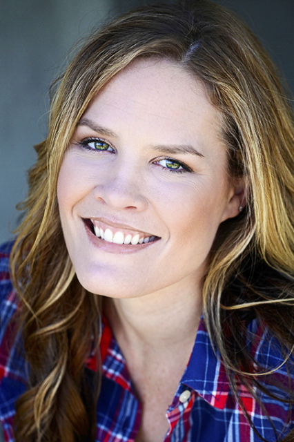 Sarah Chaney (Pam)